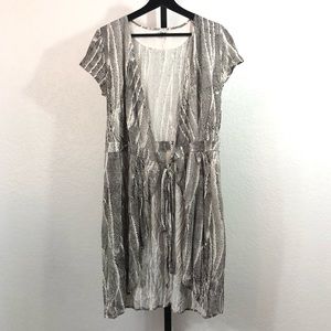 Banana Republic Tops - Banana Republic-B & W Coverup/Wrap-M Banana Republic Tops - Banana Republic-B & W Coverup/Wrap-M